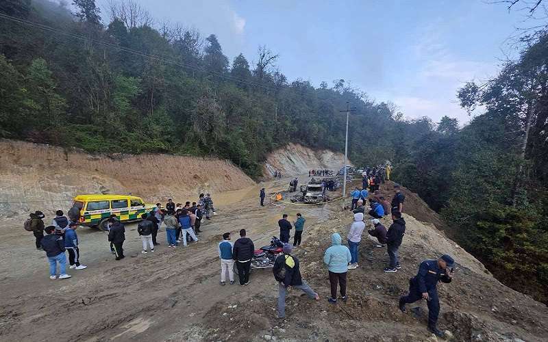 ताप्लेजुङमा जीपमा करेन्ट लागेर आगलागी हुँदा चार जनाको ज्यान गयो