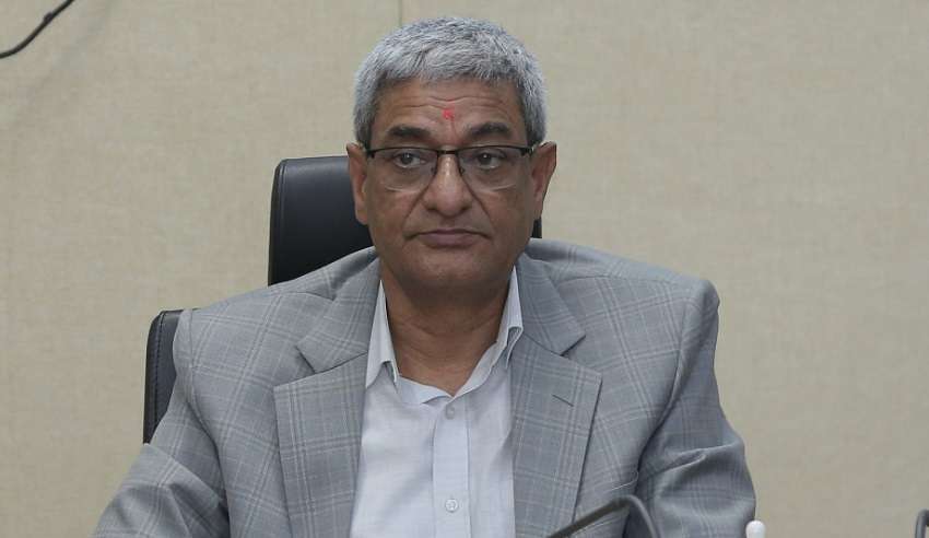 गृहमन्त्री रमेश लेखकद्वारा राजीनामा